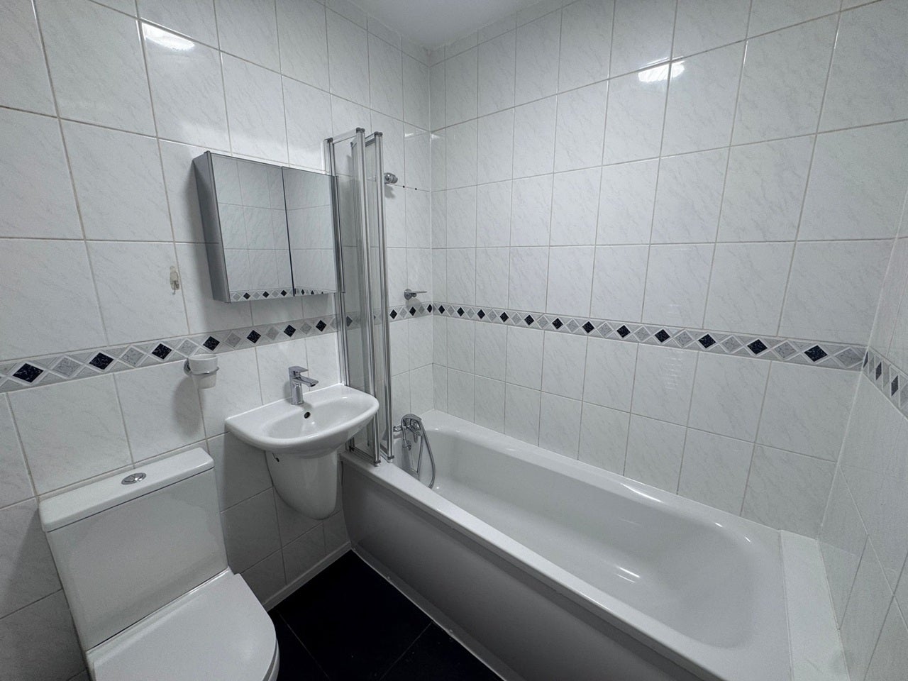 Flat Hildreth Street in Greater London