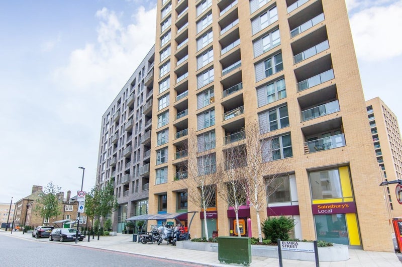 Flat Vian Street in Greater London