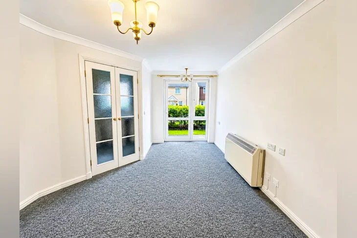 Flat Kirkton Place in Forfar
