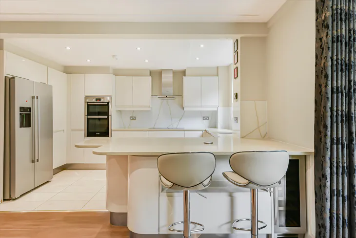 Flat Queen's Terrace in City of Westminster