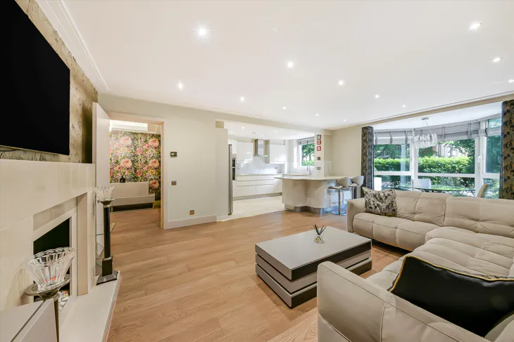 Flat Queen's Terrace in City of Westminster