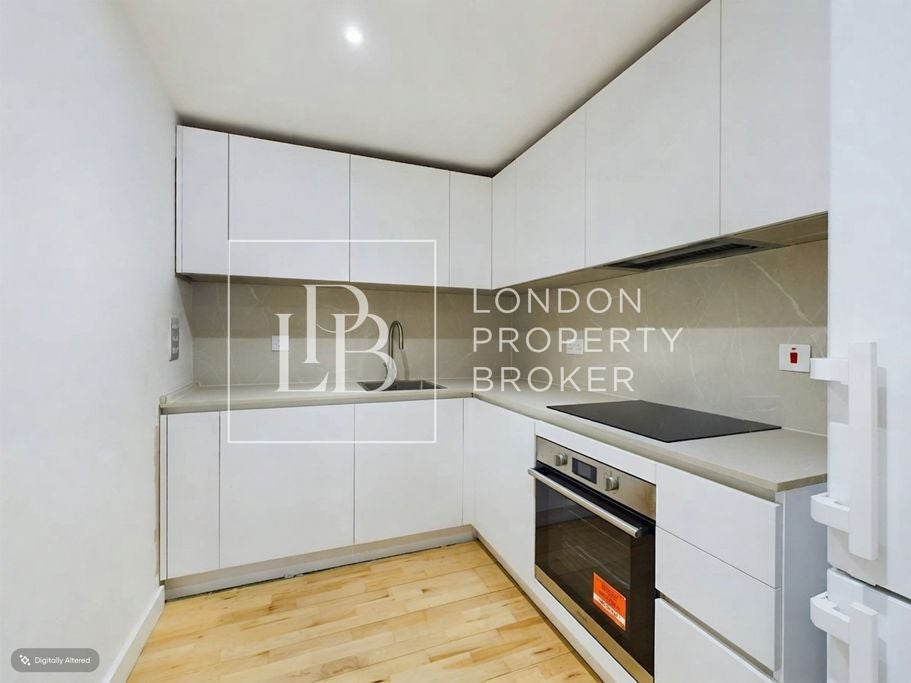 Flat Leyden Street in Greater London