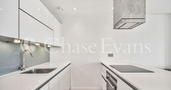 Flat Yabsley Street in Greater London