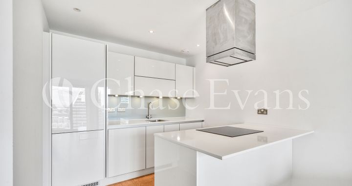 Flat Yabsley Street in Greater London