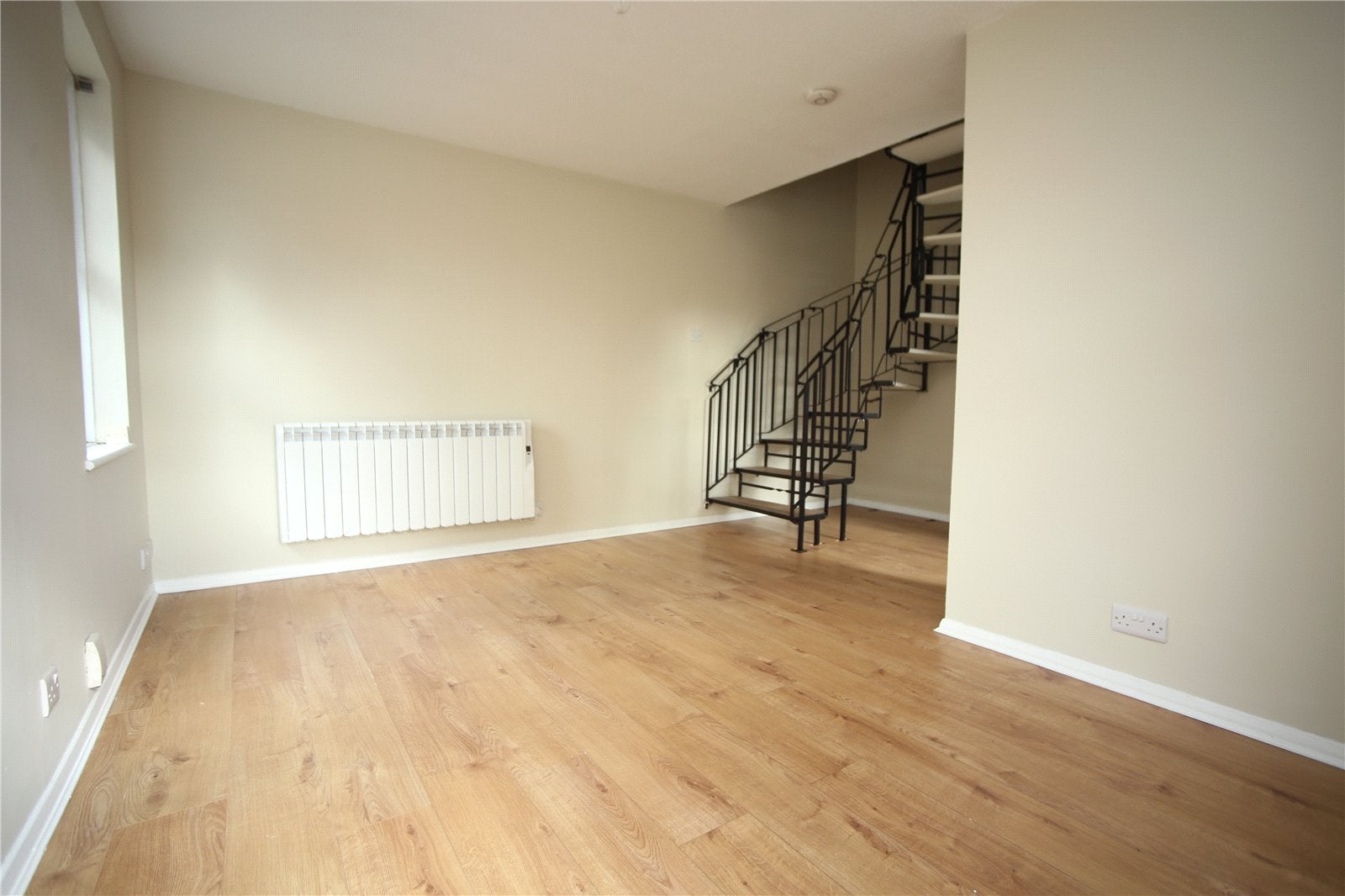 House Tom Price Close in Cheltenham