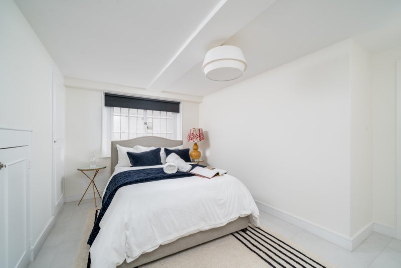 Flat Upper Cheyne Row in Greater London