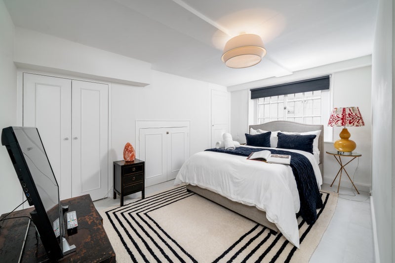Flat Upper Cheyne Row in Greater London