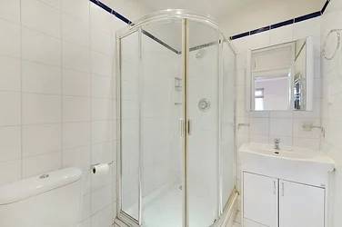 Flat Cheyne Walk in Greater London