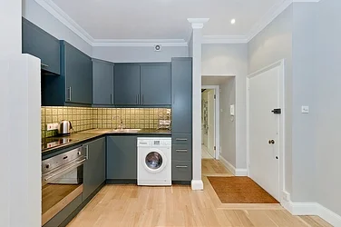 Flat Cheyne Walk in Greater London