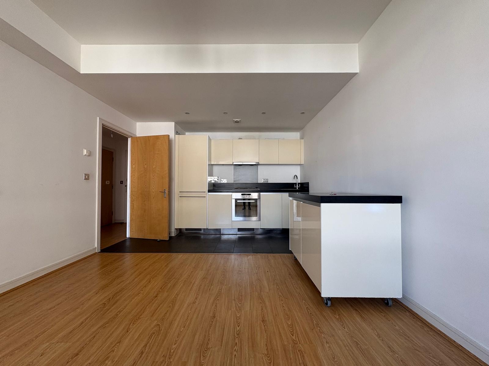 Flat Great West Road in Greater London