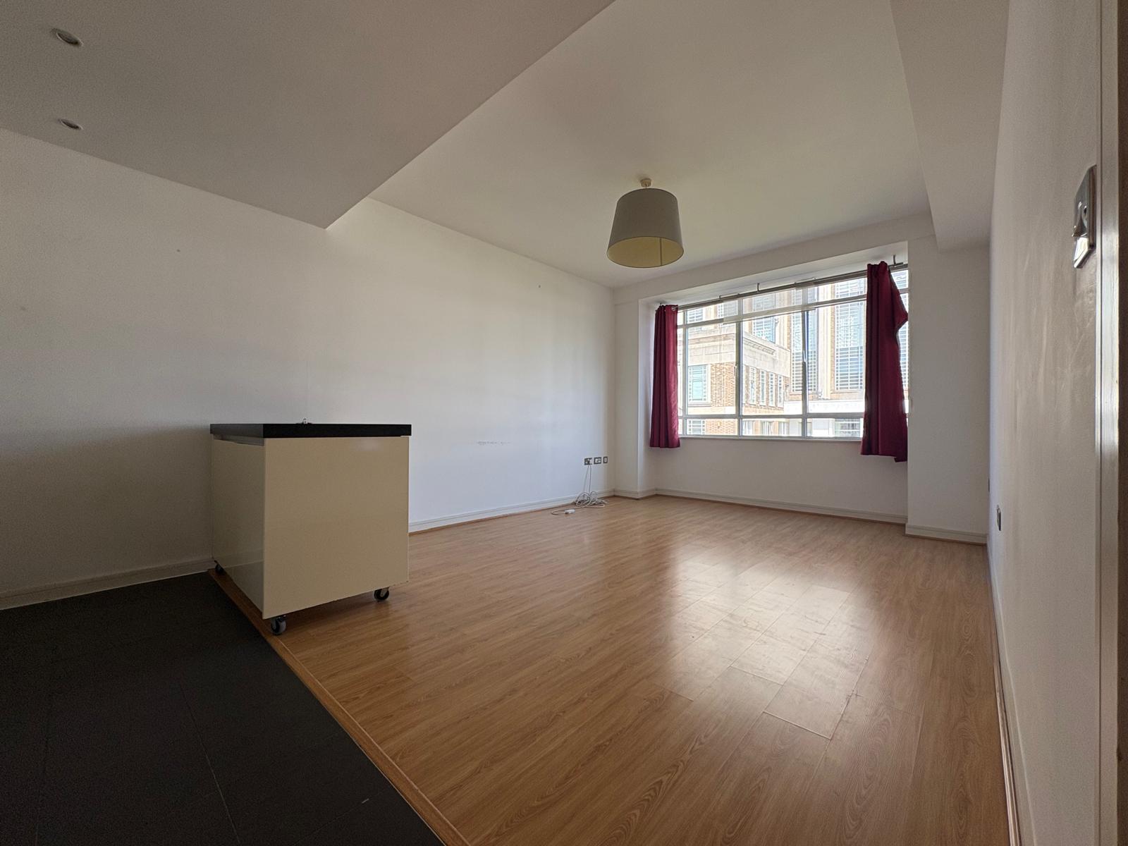 Flat Great West Road in Greater London