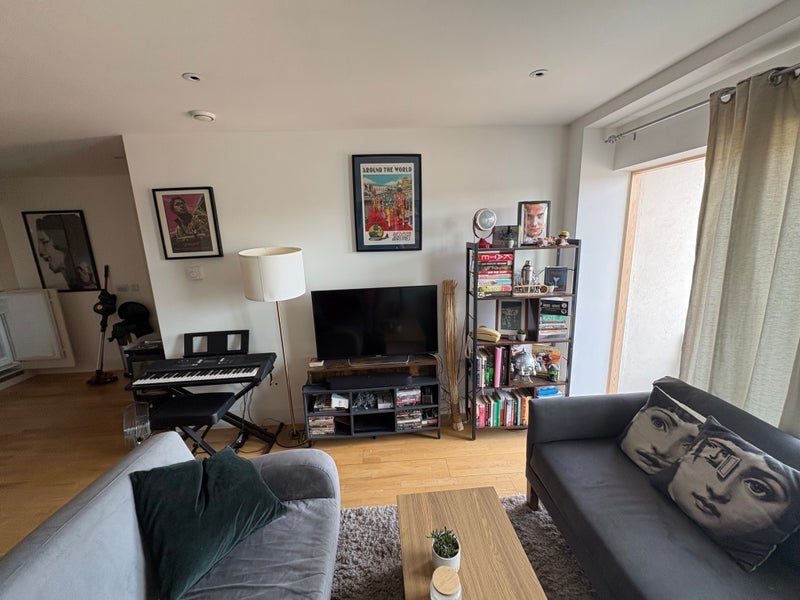 Room Ellora Road in Greater London