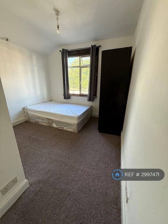 Room Lady Margaret Road in Greater London