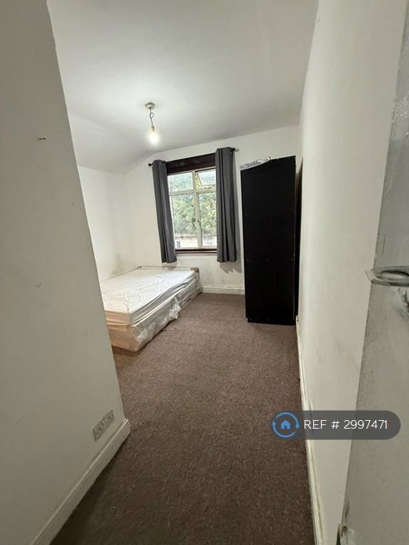 Room Lady Margaret Road in Greater London