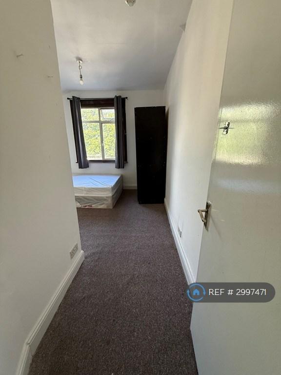 Room Lady Margaret Road in Greater London