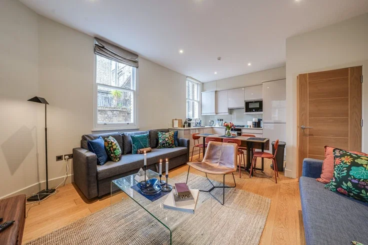 Flat Great Titchfield Street in City of Westminster