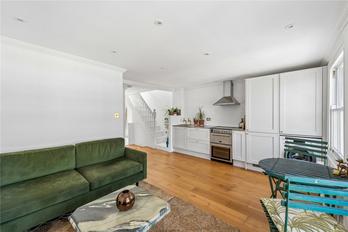 Flat Offord Road in Greater London