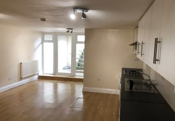 Flat Waterloo Road in Greater London
