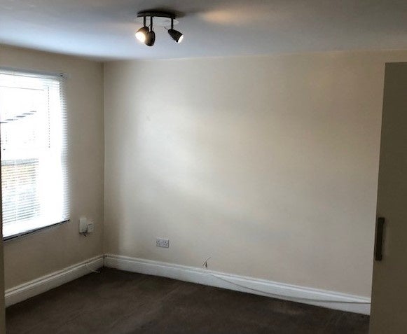 Flat Waterloo Road in Greater London