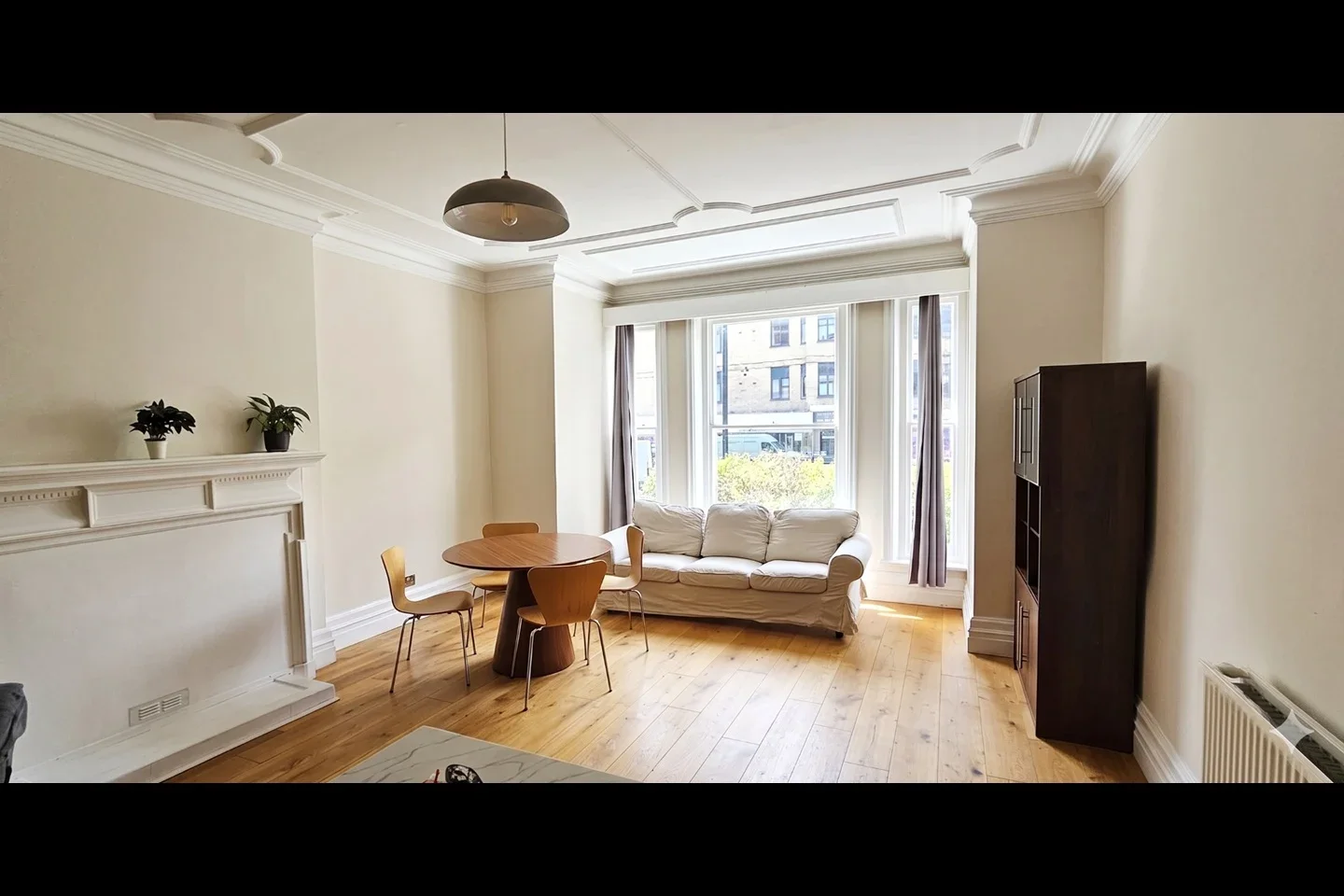 Flat Finchley Road in Greater London