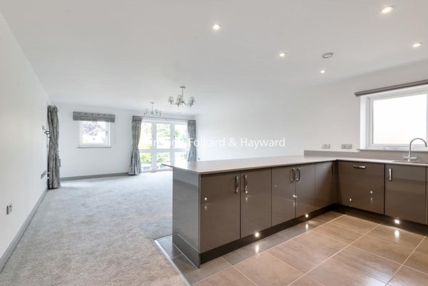 Flat Albemarle Road in London