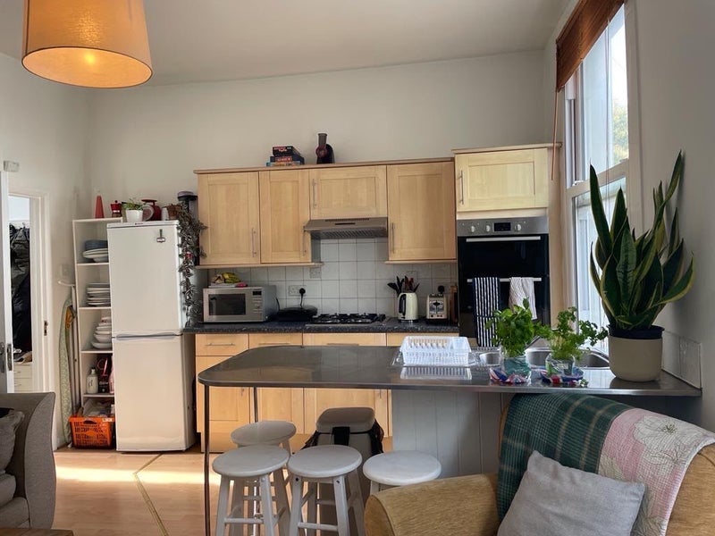 Room Cornwallis Road in Greater London