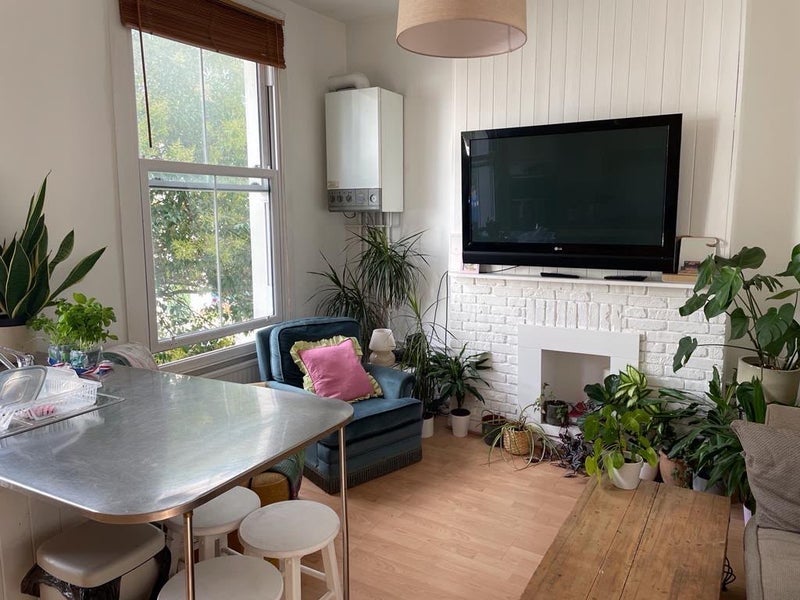 Room Cornwallis Road in Greater London