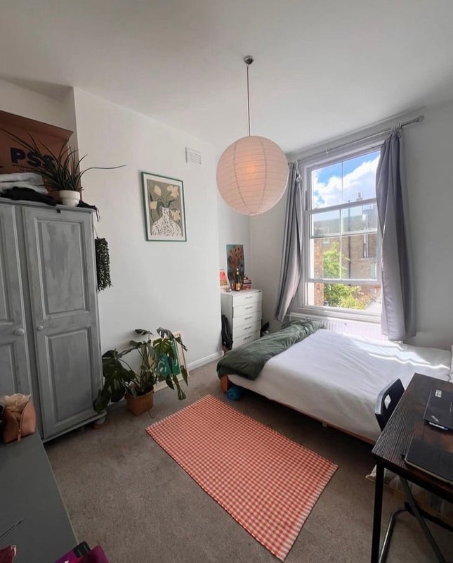 Room Cornwallis Road in Greater London
