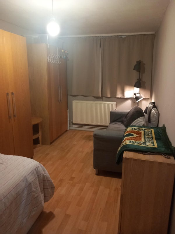 Room Clement Close in Greater London
