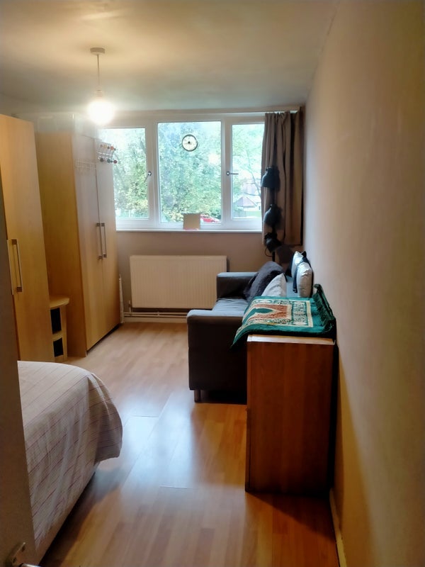 Room Clement Close in Greater London