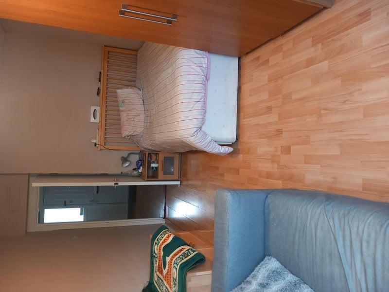 Room Clement Close in Greater London