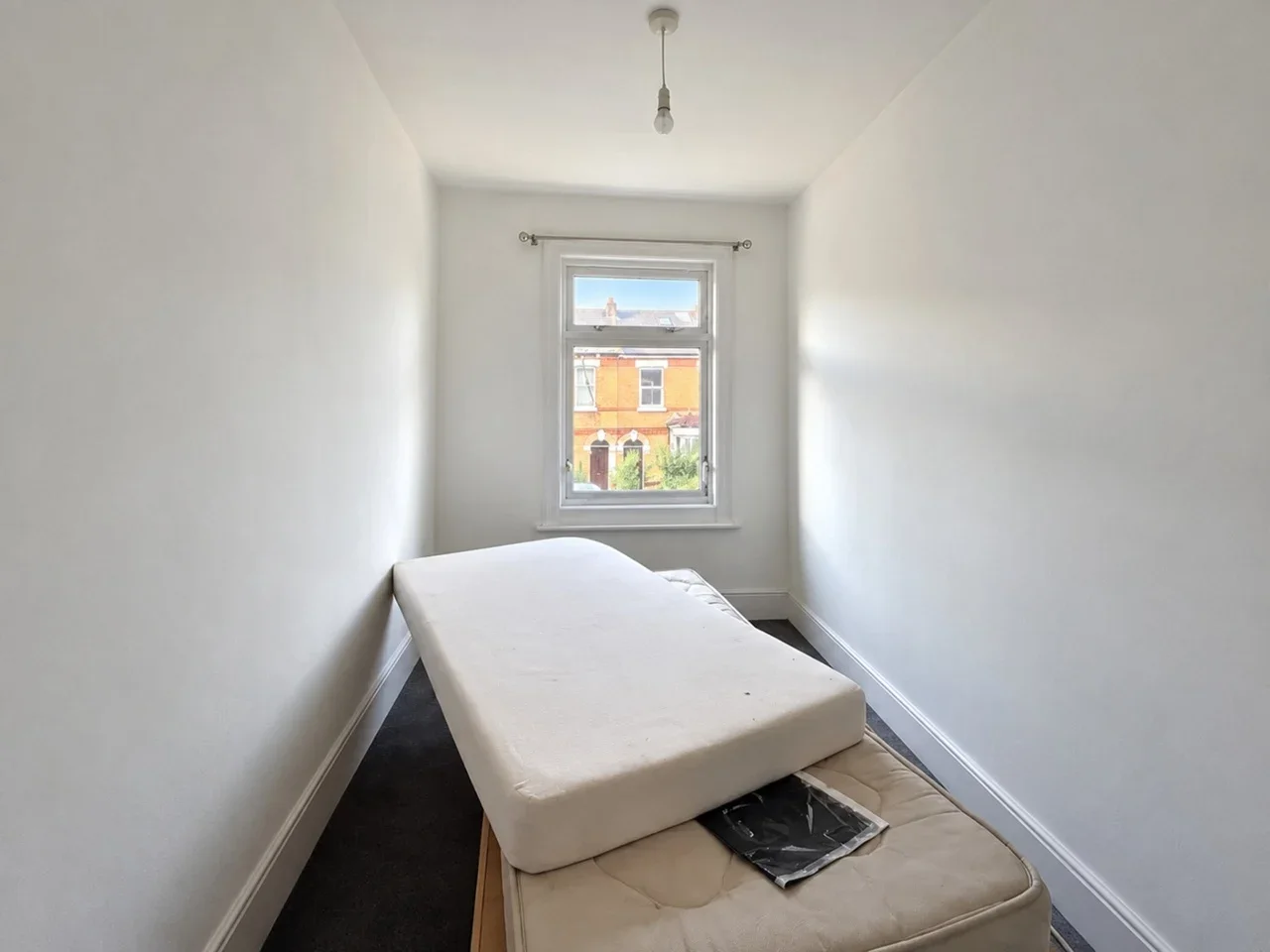 Flat Tynemouth Road in Greater London