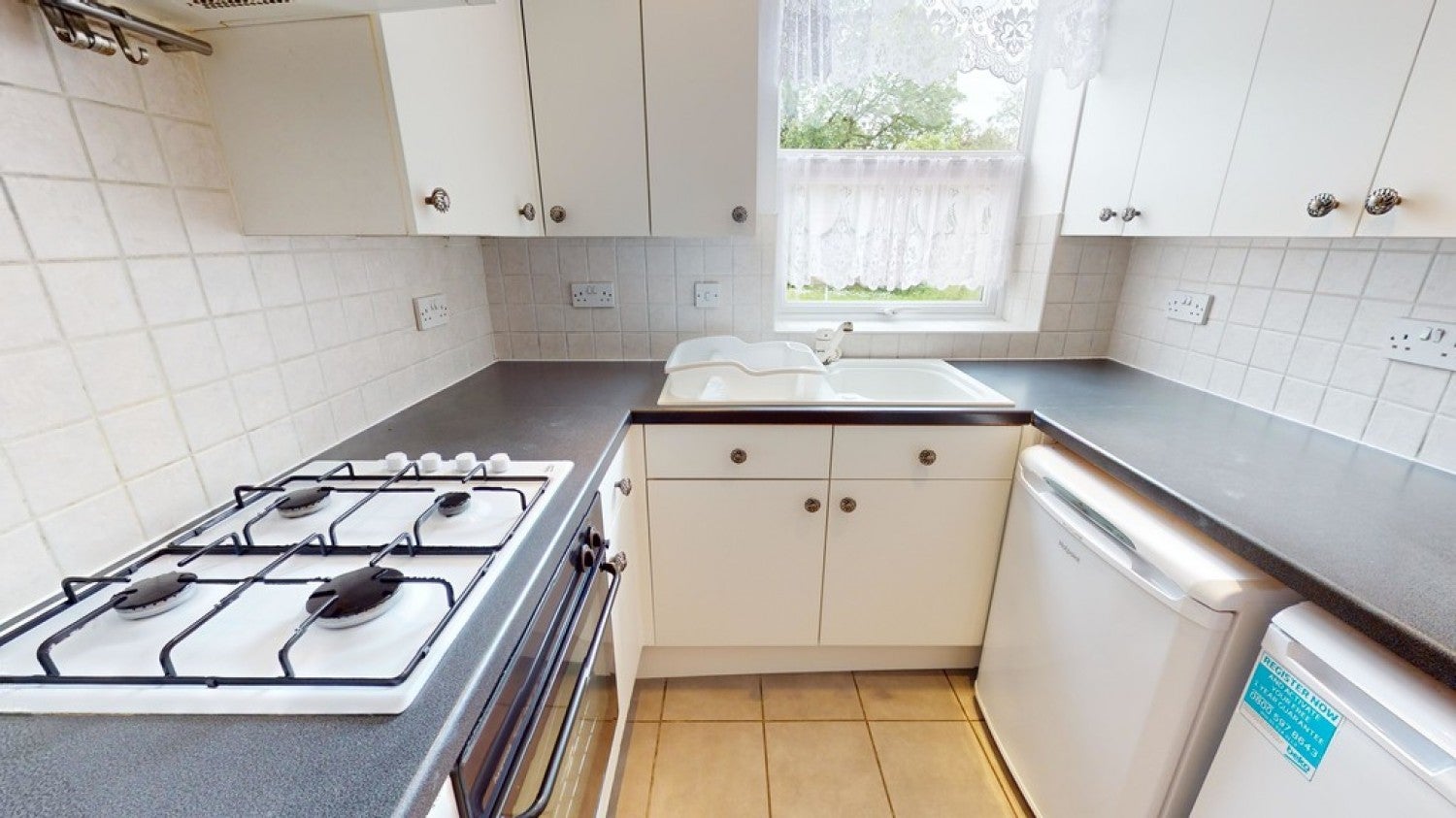Flat Orchard Avenue in Cheltenham