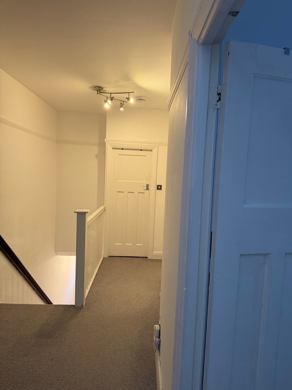 Room Gracefield Gardens in Greater London