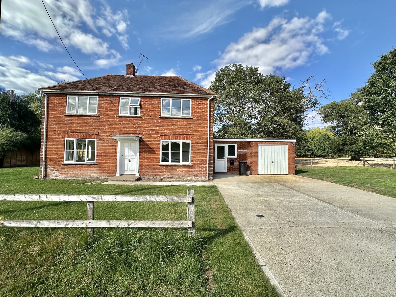 House Waltham Road in Hurst