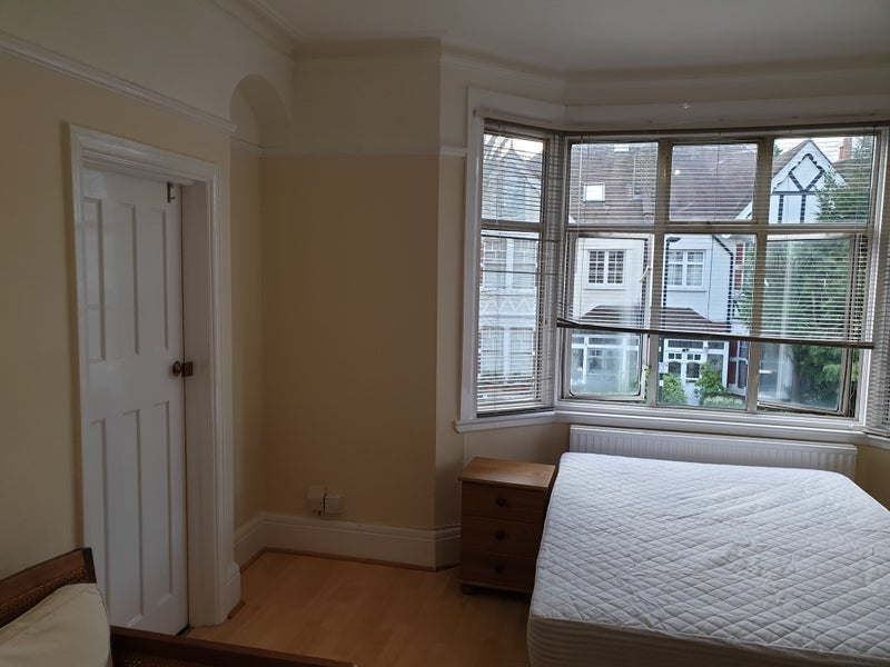 Room Hart Grove in Greater London