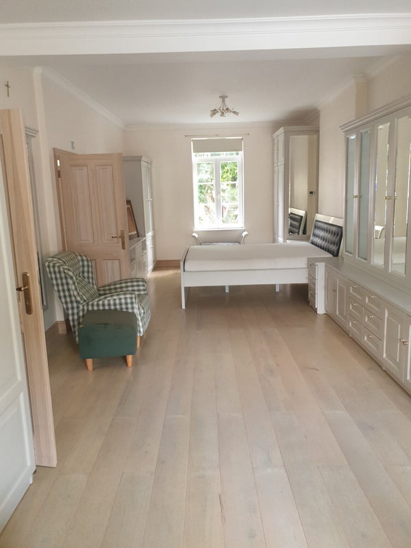 Room Heathfield Road in Greater London