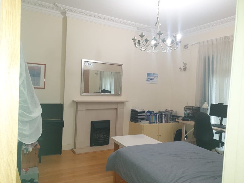 Room Heathfield Road in Greater London