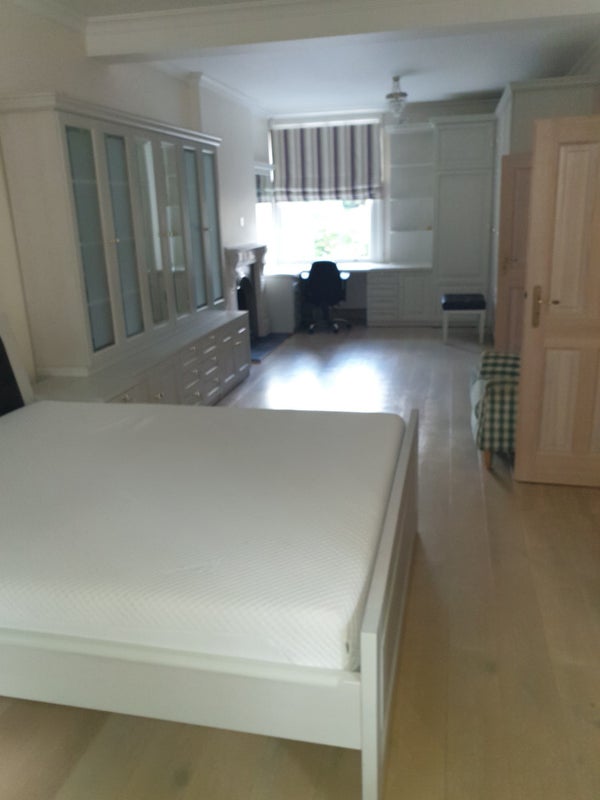 Room Heathfield Road in Greater London
