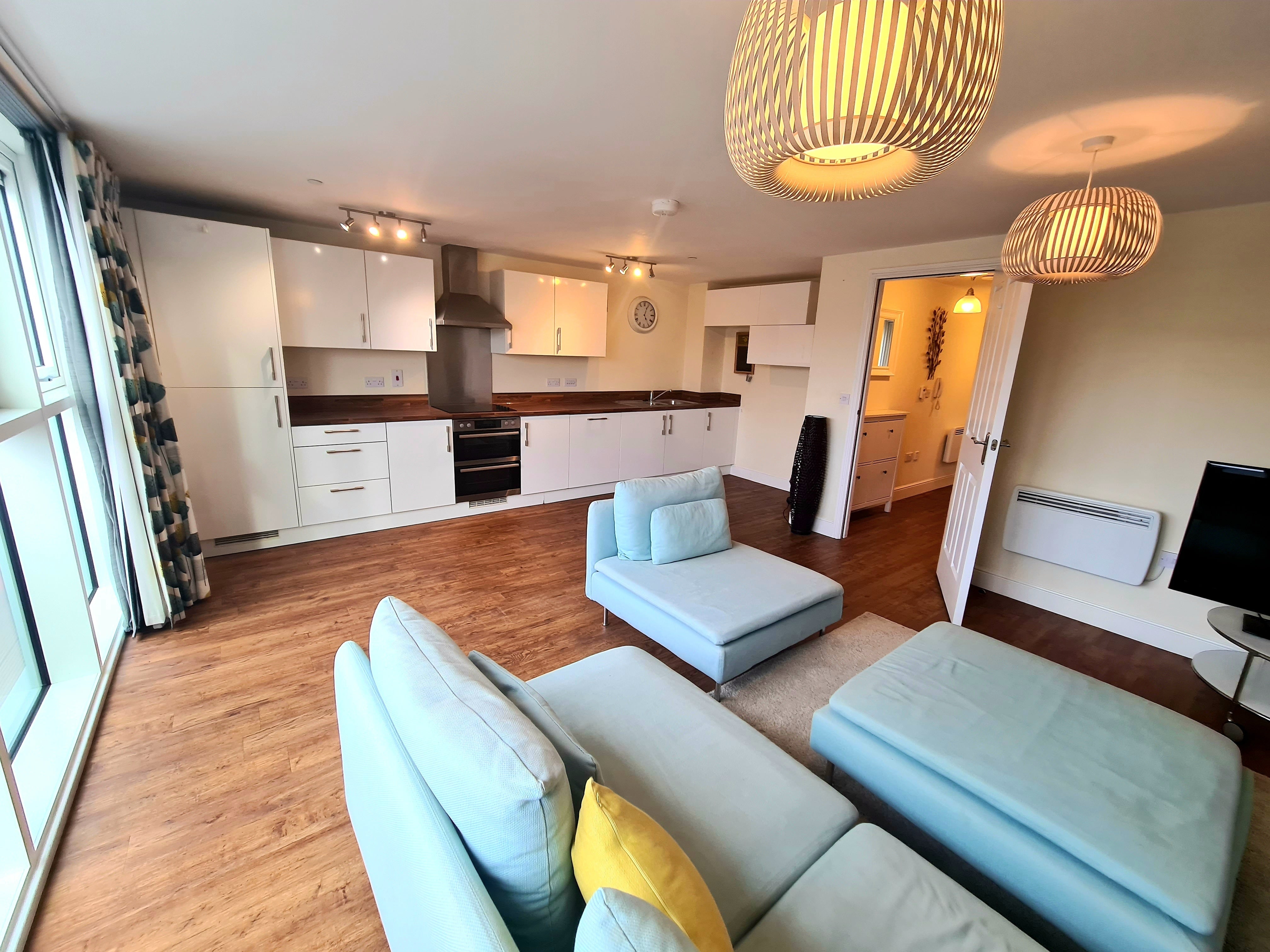 Flat Mizzen Court in Bristol