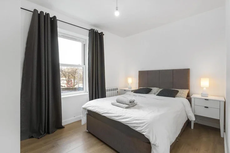 Flat Clapham Road in Greater London