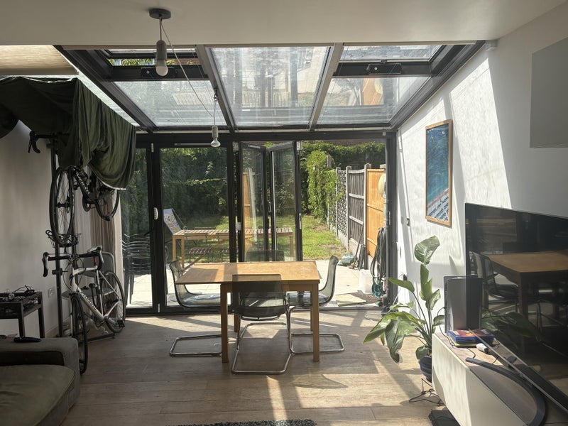 Room Daubeney Road in Greater London