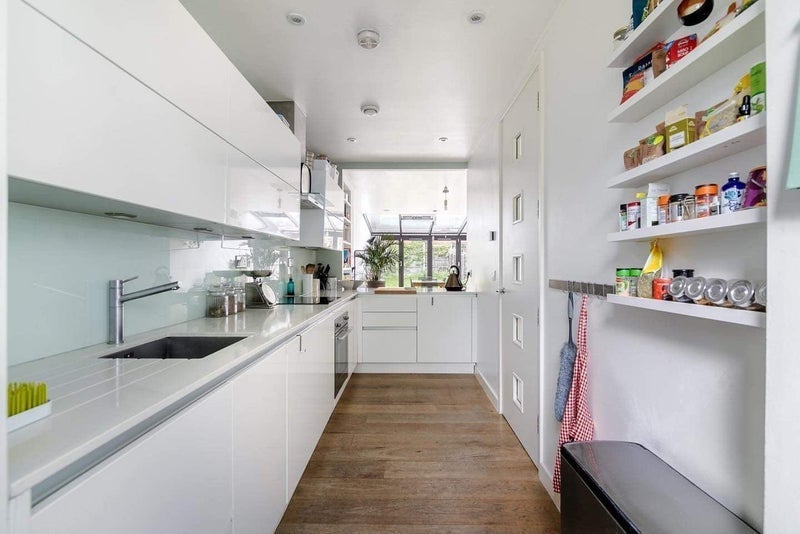 Room Daubeney Road in Greater London
