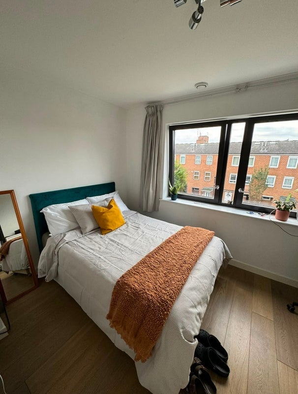 Room Daubeney Road in Greater London