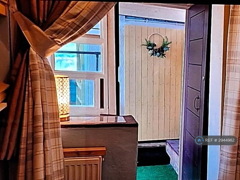 Room Woodlands Close in Basildon