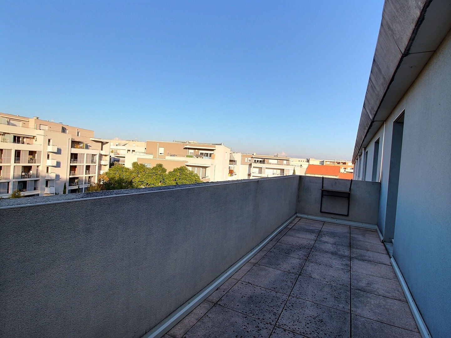 Flat Avenue Pierre Semard in Avignon