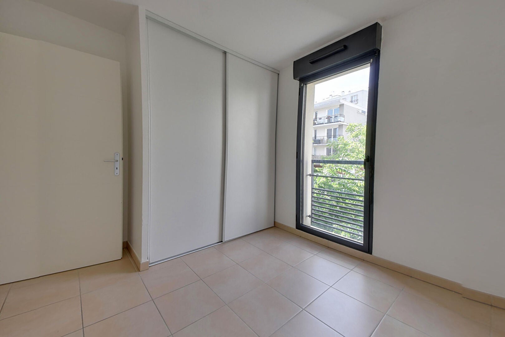 Flat Rue des Papillons in Montreuil