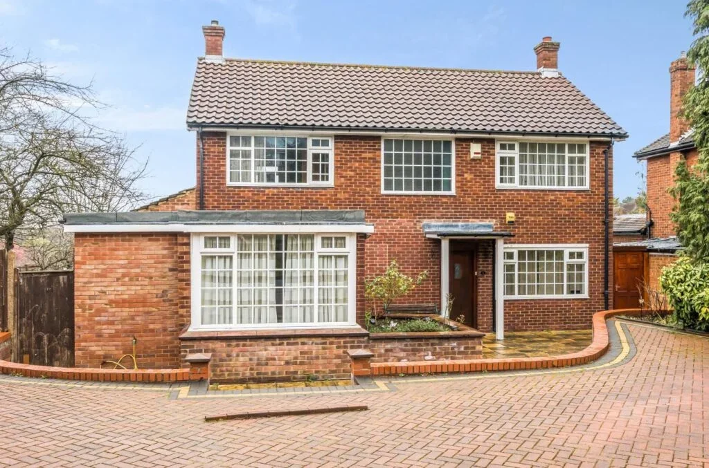 House Chiltern Road in Greater London