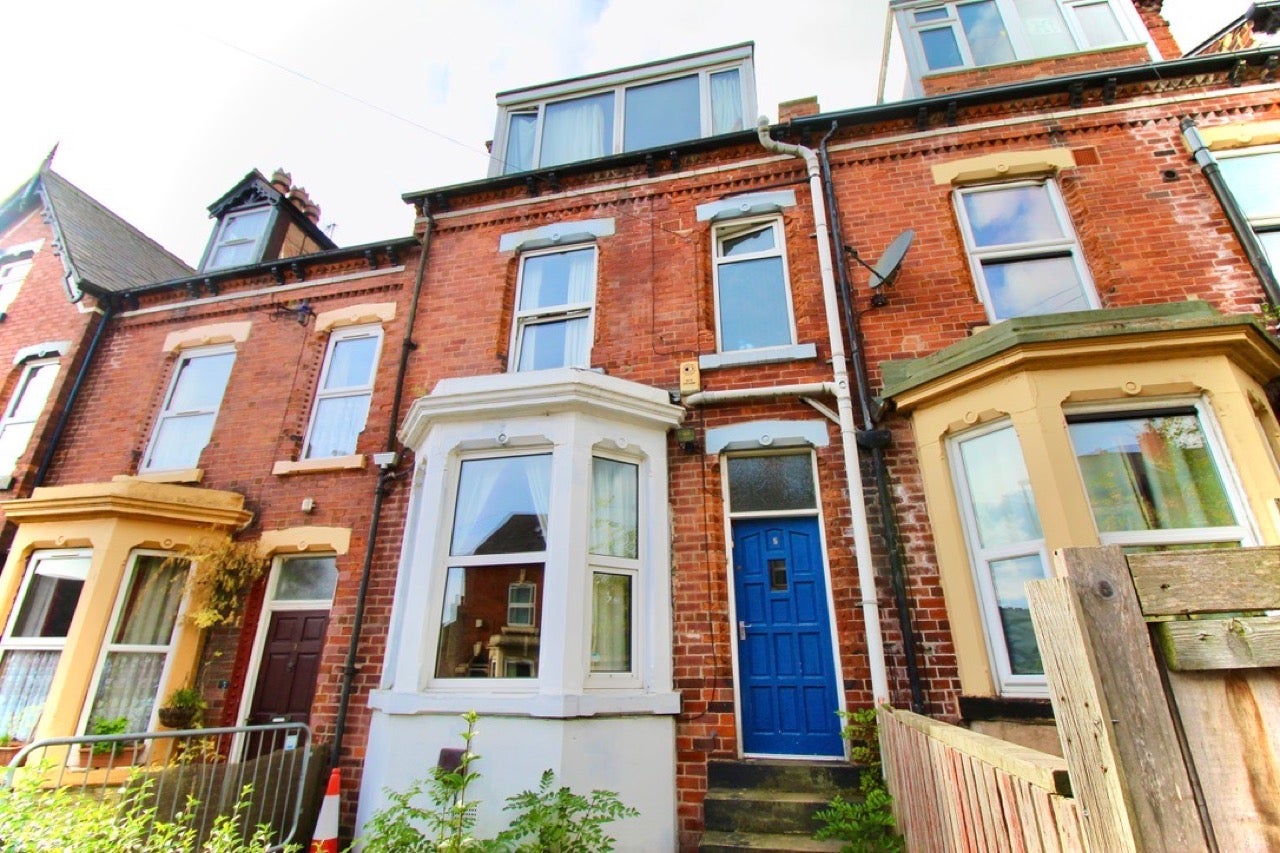 Flat Delph Mount in Leeds