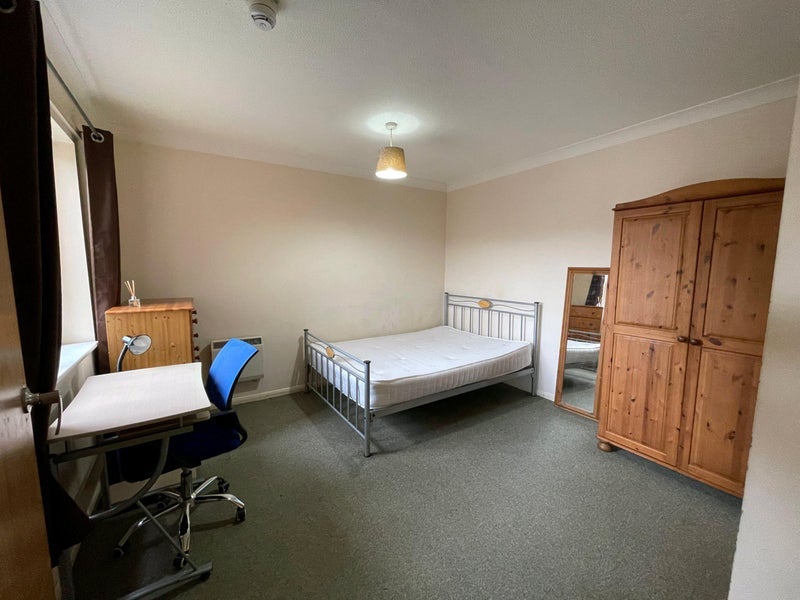 Room Alfreton Road in Nottingham